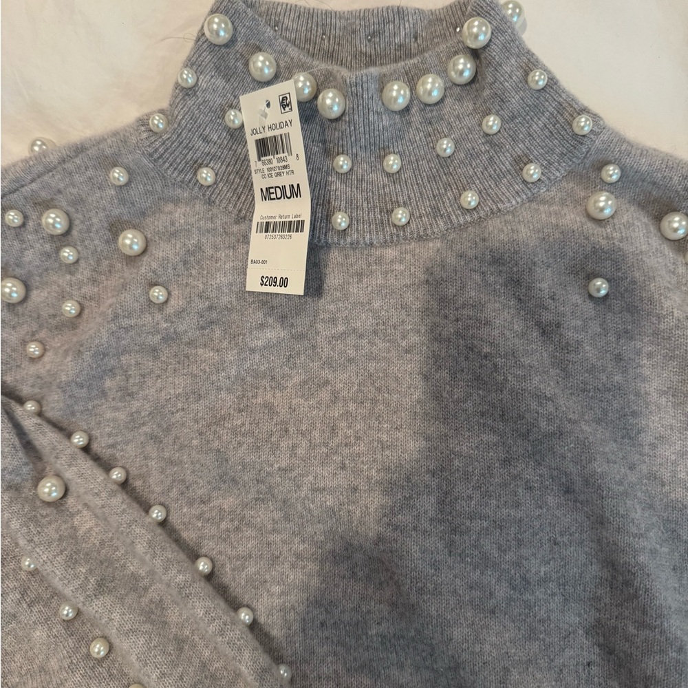 Charter Club Light Gray Pearl-Studded Turtleneck Sweater 💯 % cashmere